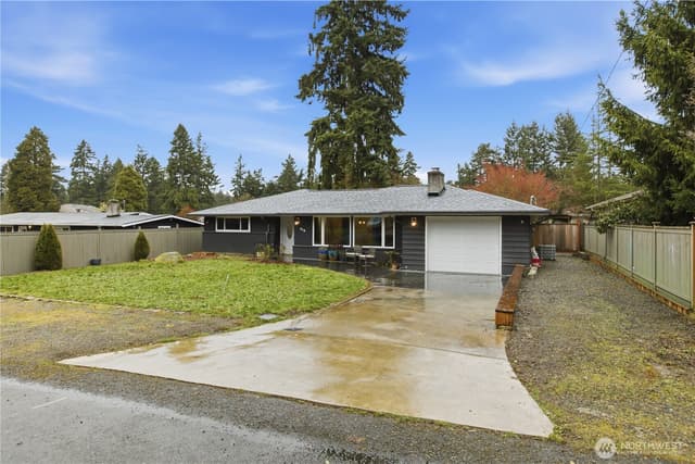 Property photo for 812 Maplewood Avenue, Kent photo 2