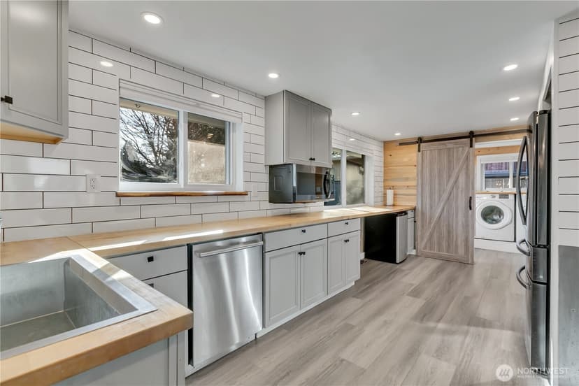 Property photo for 812 Maplewood Avenue, Kent photo 14