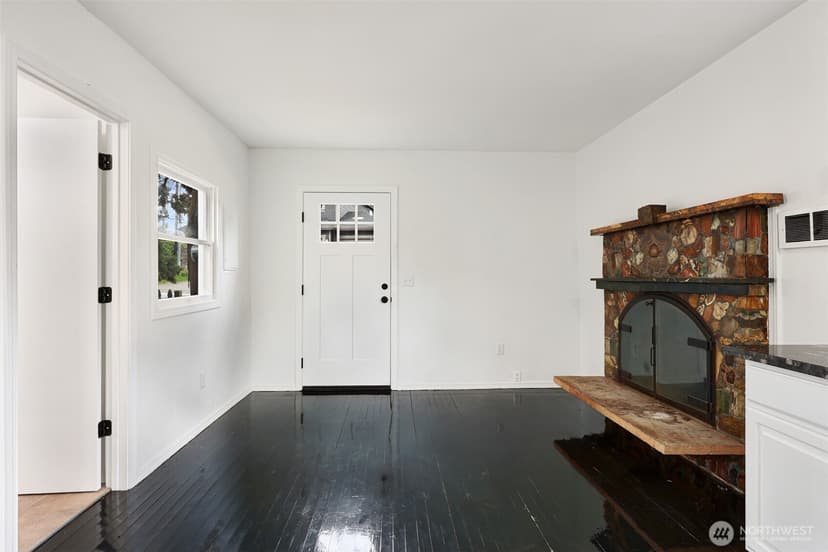 Property photo for 5302 S 137th Street, Tukwila photo 8