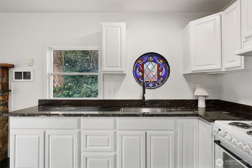 Property photo for 5302 S 137th Street, Tukwila photo 6