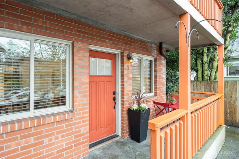 Property photo for 461 N 45th Street #1, Seattle photo 2