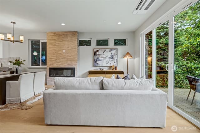 Property photo for 11219 NE 95th Street, Kirkland photo 4