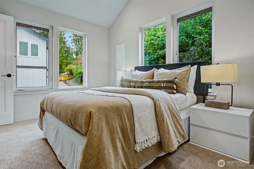 Property photo for 11219 NE 95th Street, Kirkland photo 27