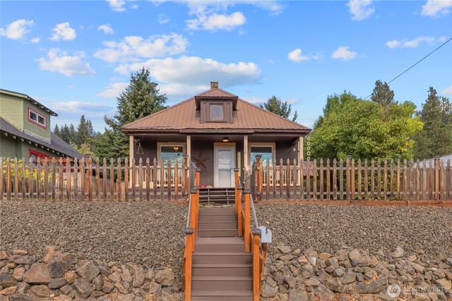 Property photo for 110 W 3rd Street, Cle Elum photo 3