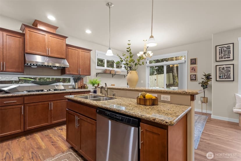 Property photo for 11739 Corliss Avenue N, Seattle photo 14