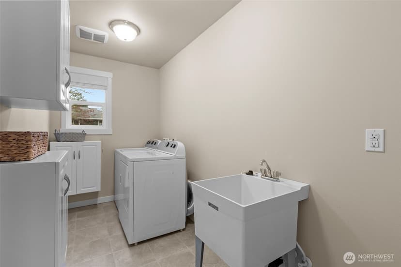 Property photo for 11739 Corliss Avenue N, Seattle photo 30
