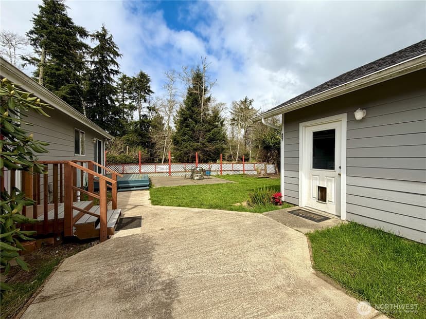 Property photo for 620 Chenois Avenue NE, Ocean Shores photo 29