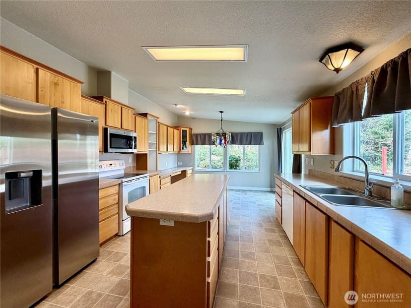 Property photo for 620 Chenois Avenue NE, Ocean Shores photo 7