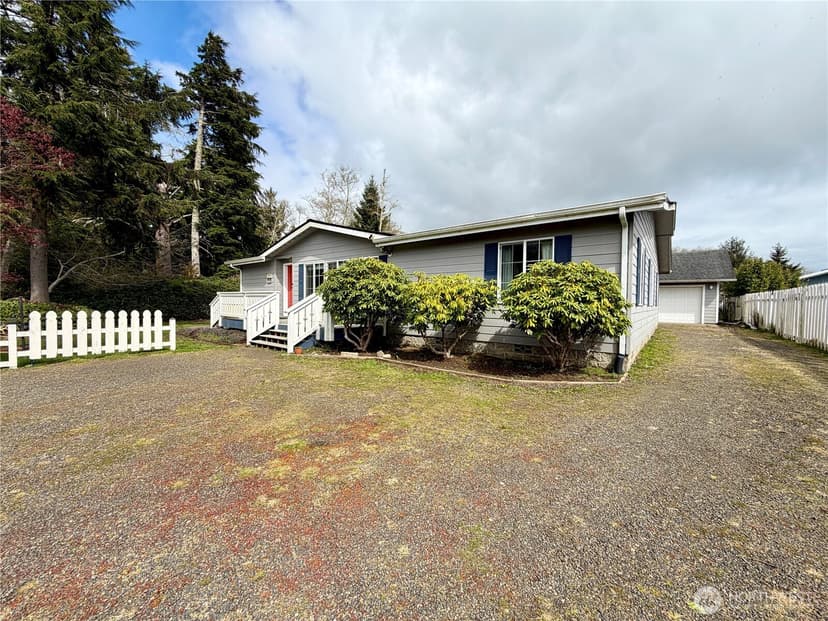 Property photo for 620 Chenois Avenue NE, Ocean Shores photo 39