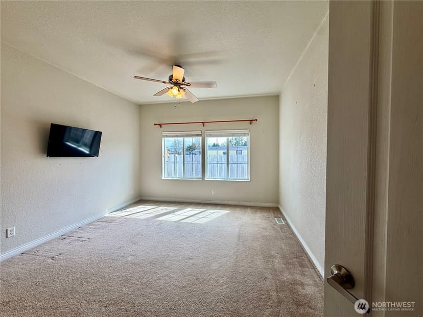 Property photo for 620 Chenois Avenue NE, Ocean Shores photo 17