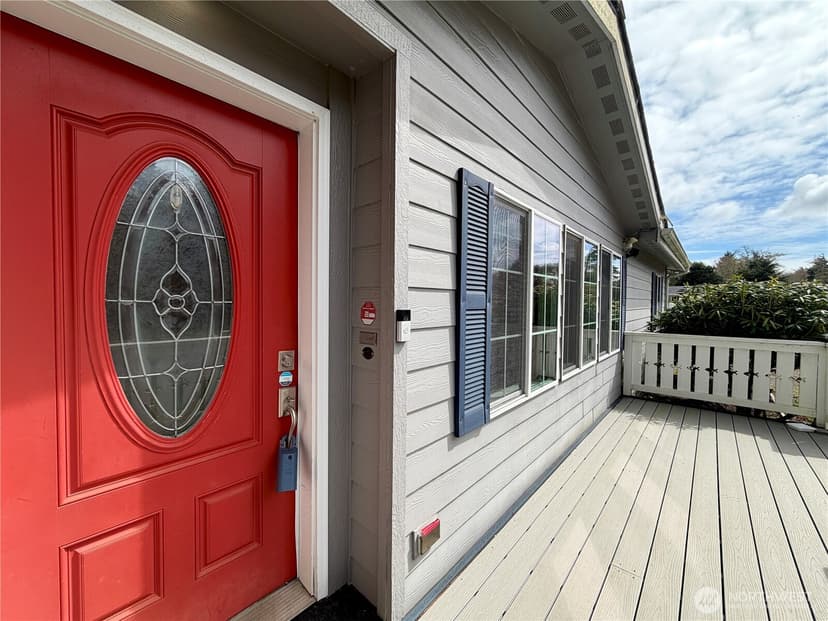 Property photo for 620 Chenois Avenue NE, Ocean Shores photo 2