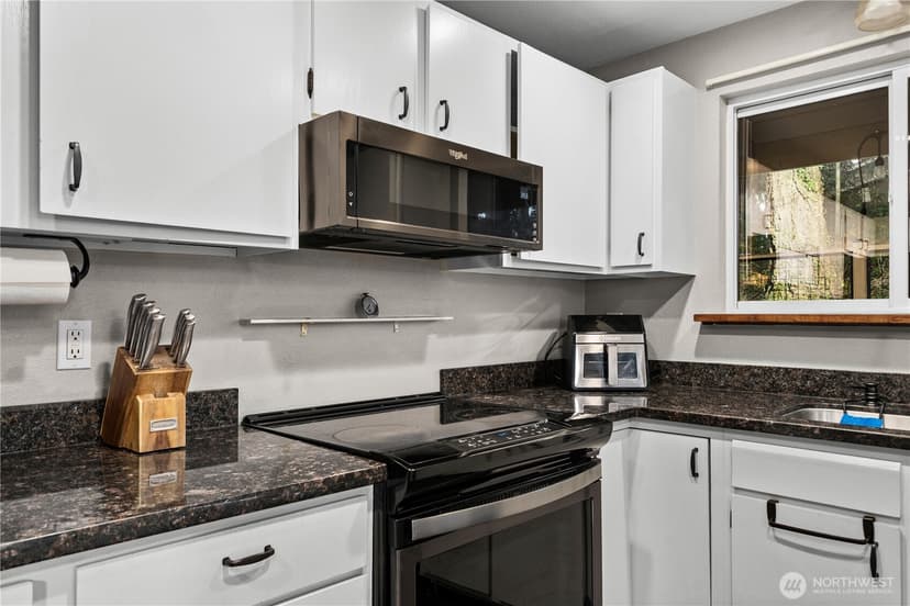 Property photo for 6019 Alameda Ave W, University Place photo 10
