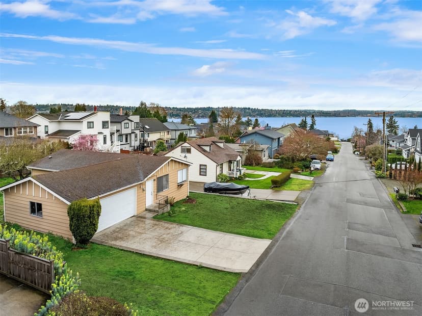 Property photo for 1111 N 33rd Street, Renton photo 2