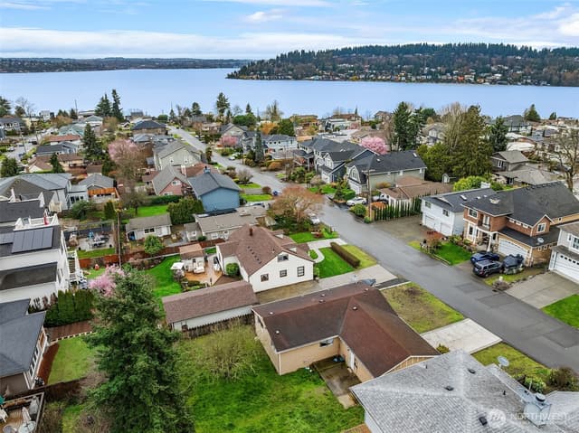 Property photo for 1111 N 33rd Street, Renton photo 4