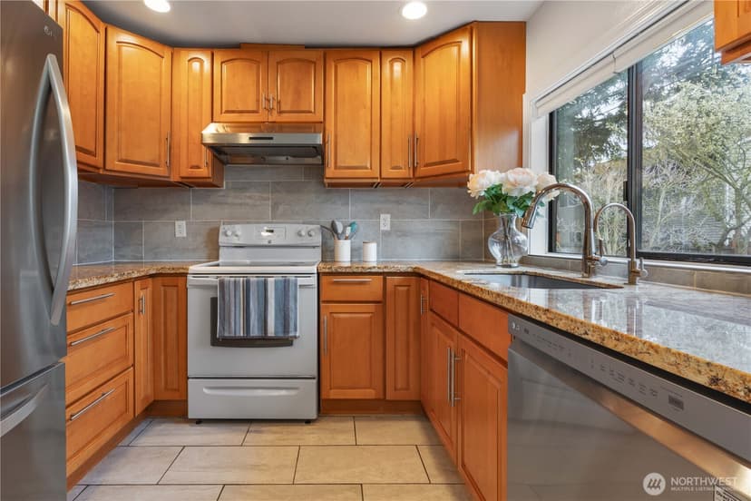 Property photo for 13324 30th Avenue NE, Seattle photo 28