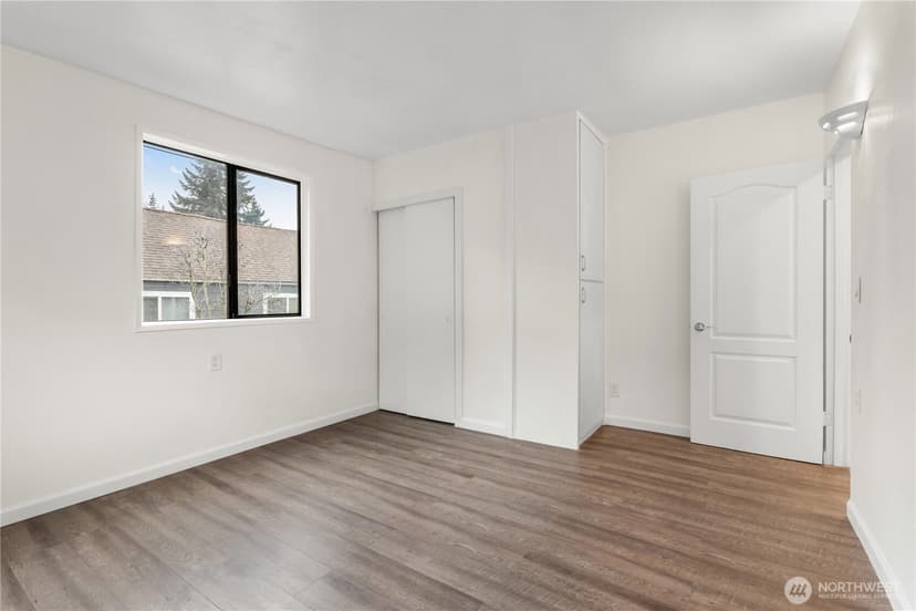 Property photo for 13324 30th Avenue NE, Seattle photo 32