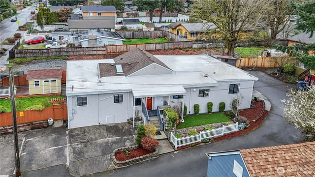 Property photo for 13324 30th Avenue NE, Seattle photo 3