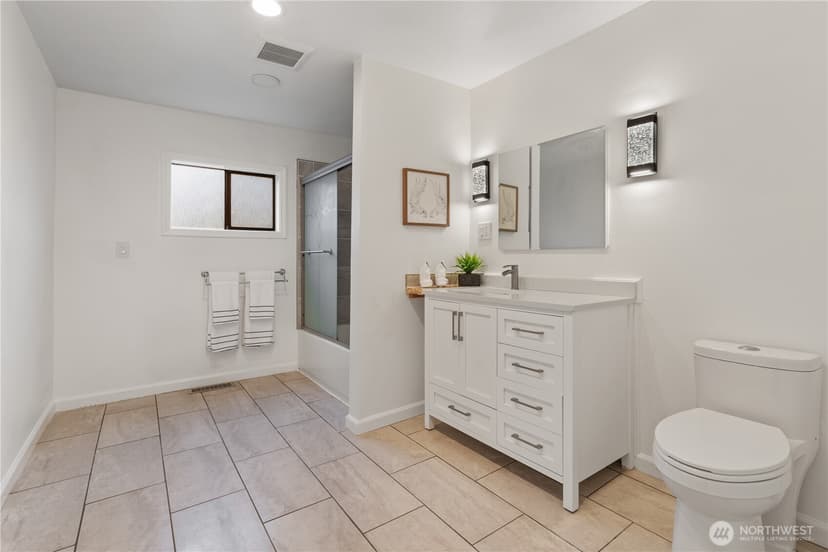 Property photo for 13324 30th Avenue NE, Seattle photo 23