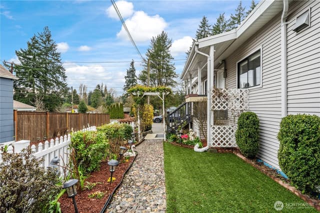 Property photo for 13324 30th Avenue NE, Seattle photo 2