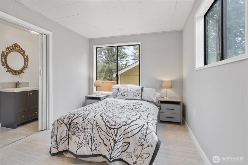 Property photo for 13324 30th Avenue NE, Seattle photo 15