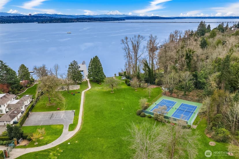 Property photo for 5721 65th Avenue NE, Seattle photo 37