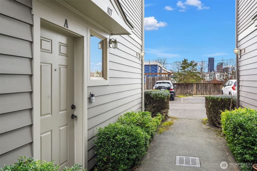 Property photo for 107 23rd Avenue #A, Seattle photo 29