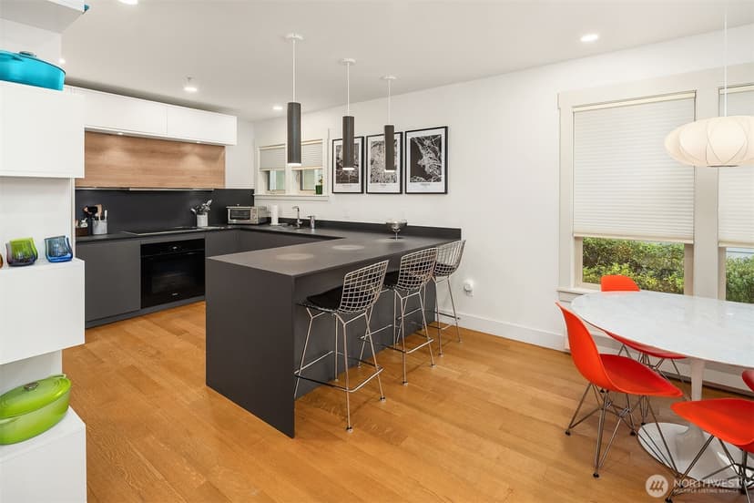 Property photo for 107 23rd Avenue #A, Seattle photo 6