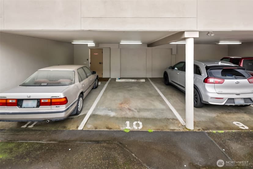 Property photo for 12300 33rd Avenue NE #202, Seattle photo 17