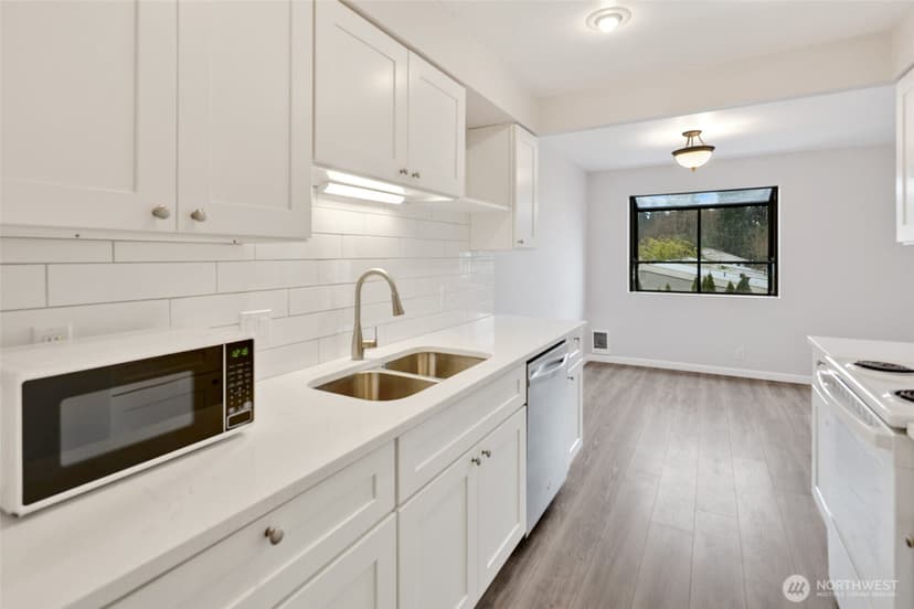 Property photo for 12300 33rd Avenue NE #202, Seattle photo 7