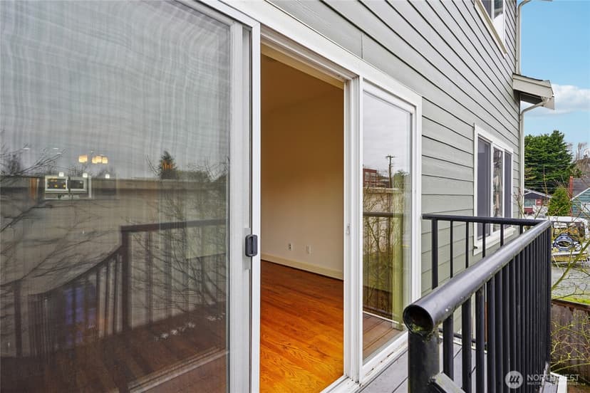 Property photo for 2814 E Spring Street, Seattle photo 8