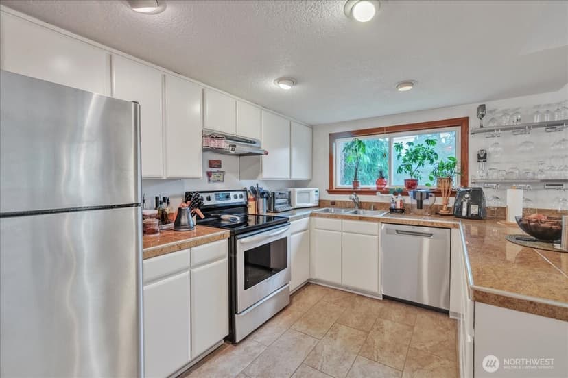 Property photo for 411 N Yakima Avenue, Tacoma photo 9