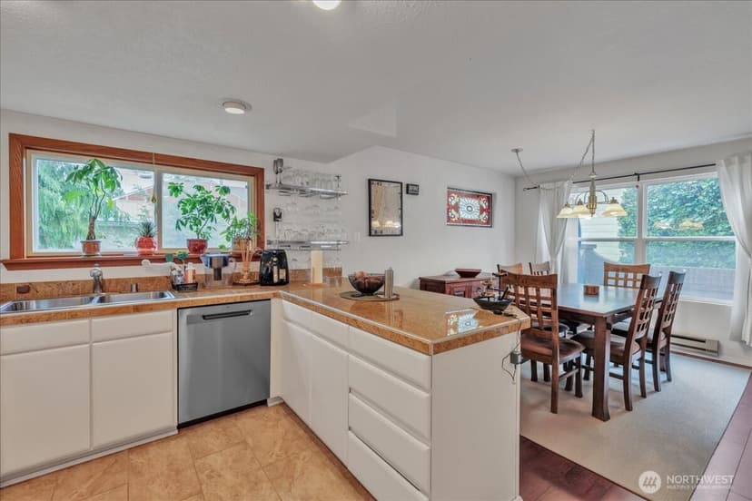 Property photo for 411 N Yakima Avenue, Tacoma photo 11
