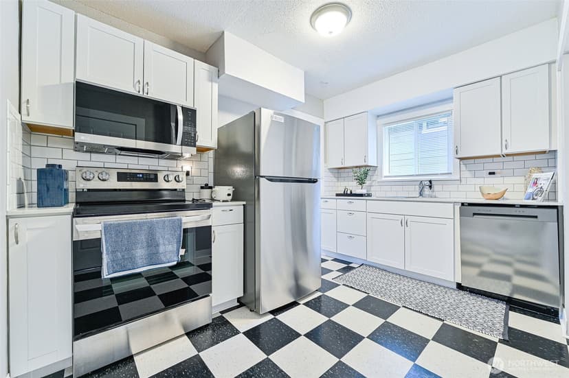 Property photo for 420 E 46th Street, Tacoma photo 13