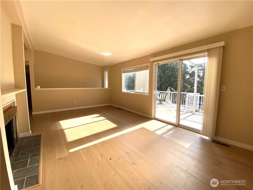 Property photo for 10231 NE 24th Street, Bellevue photo 6