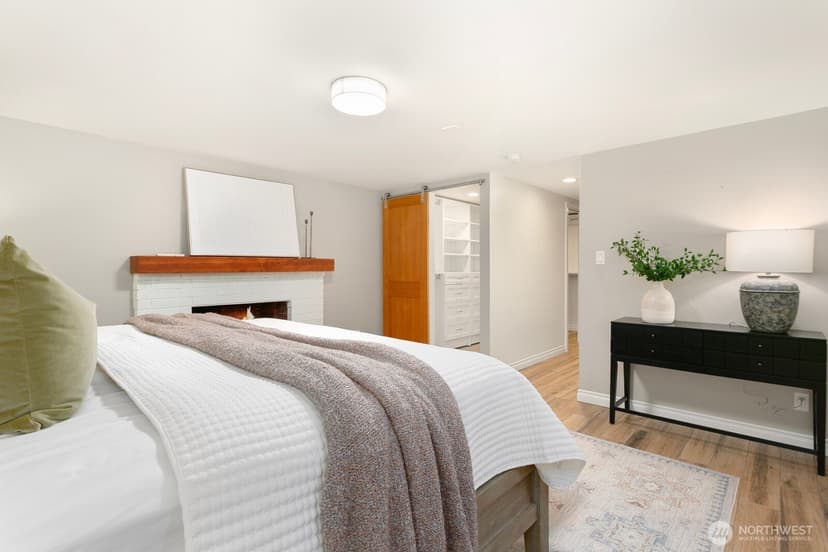 Property photo for 2830 32nd Avenue W, Seattle photo 19