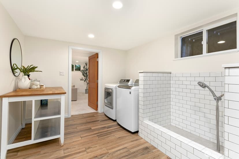 Property photo for 2830 32nd Avenue W, Seattle photo 17
