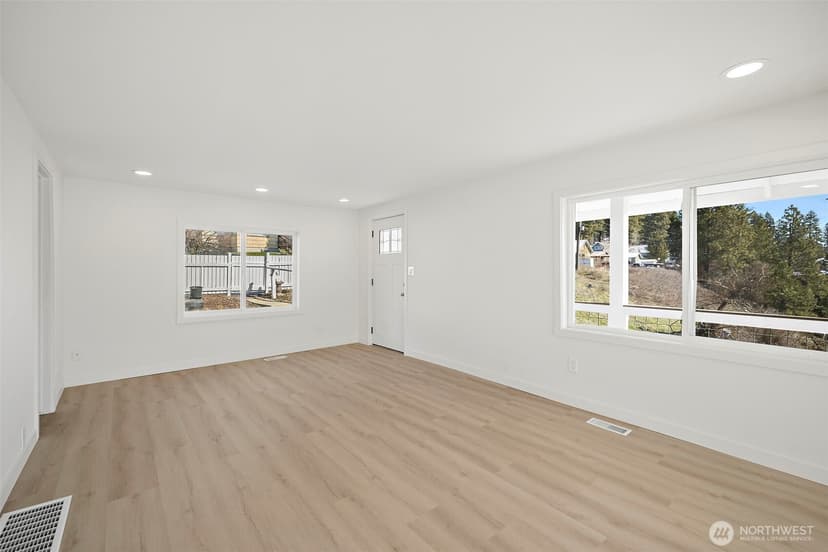 Property photo for 205 W 5th Street, Cle Elum photo 10