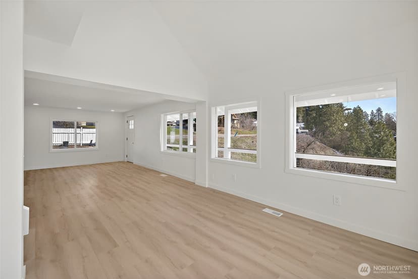Property photo for 205 W 5th Street, Cle Elum photo 8