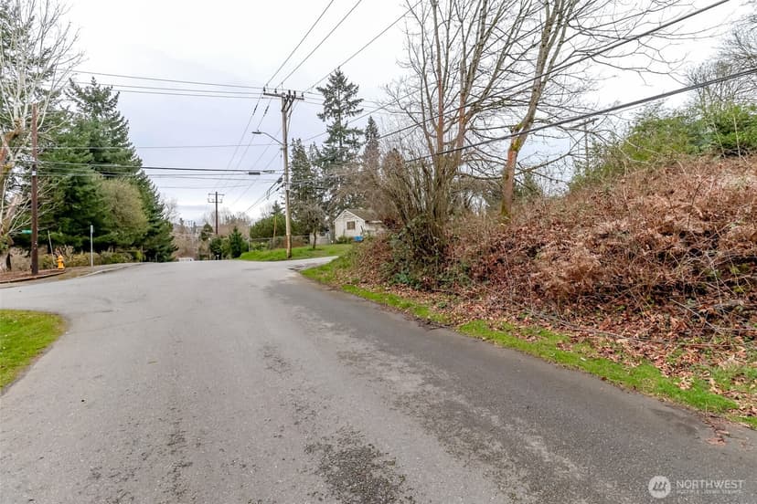 Property photo for 12613 35th Avenue S, Tukwila photo 11