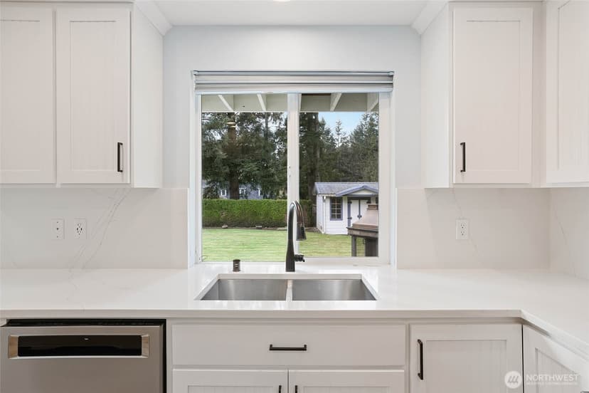 Property photo for 5810 36th Avenue E, Tacoma photo 12