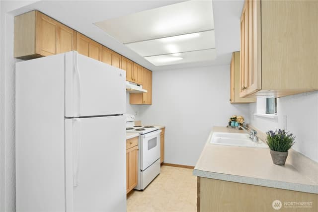 Property photo for 6103 204th Street SW #B2, Lynnwood photo 3