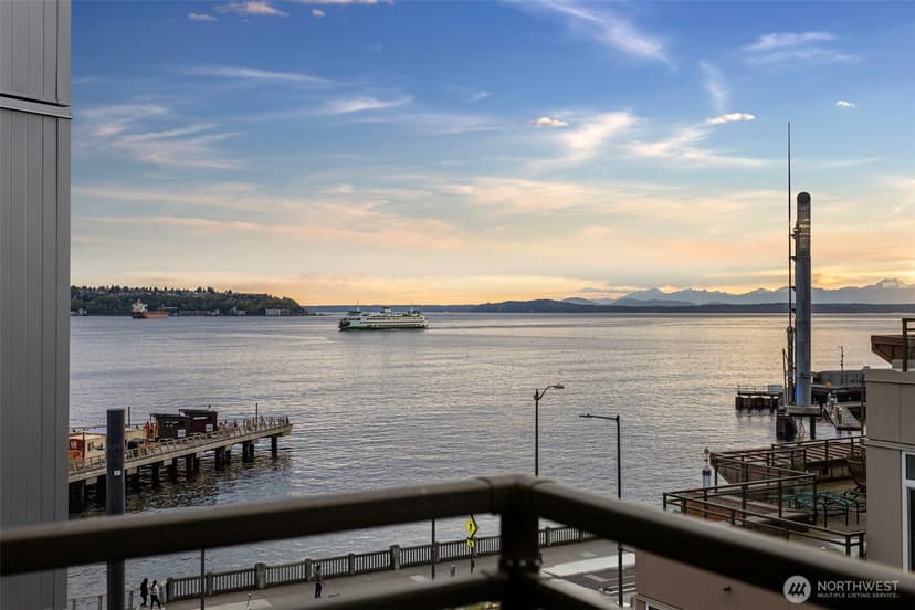 Property photo for 1900 Alaskan Way #514, Seattle photo 9