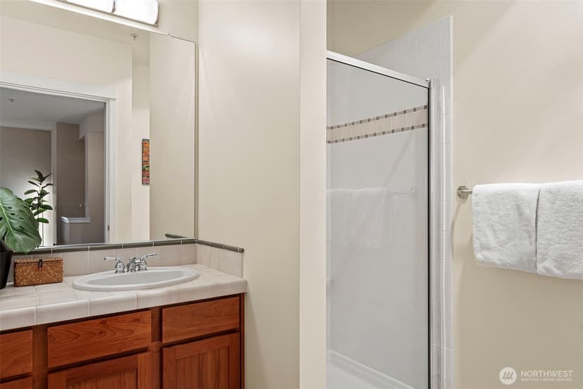 Property photo for 1900 Alaskan Way #514, Seattle photo 28