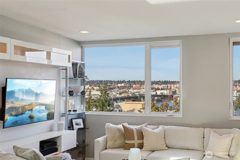 Property photo for 1230 W Emerson Street, Seattle photo 6
