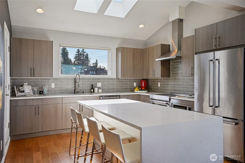 Property photo for 1230 W Emerson Street, Seattle photo 10