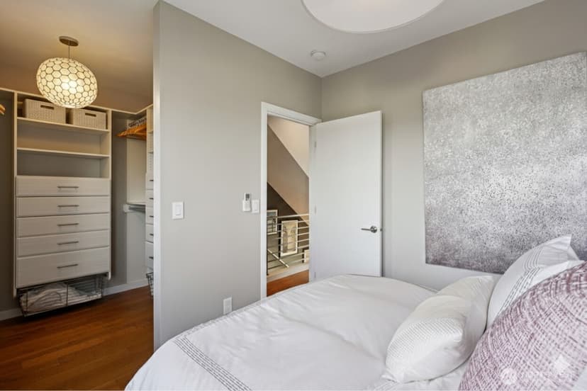 Property photo for 1230 W Emerson Street, Seattle photo 17