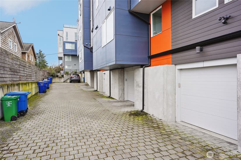 Property photo for 1230 W Emerson Street, Seattle photo 32