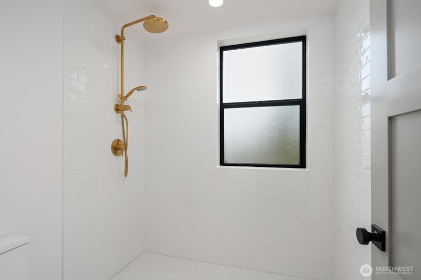 Property photo for 2613 NE 87th Street, Seattle photo 8