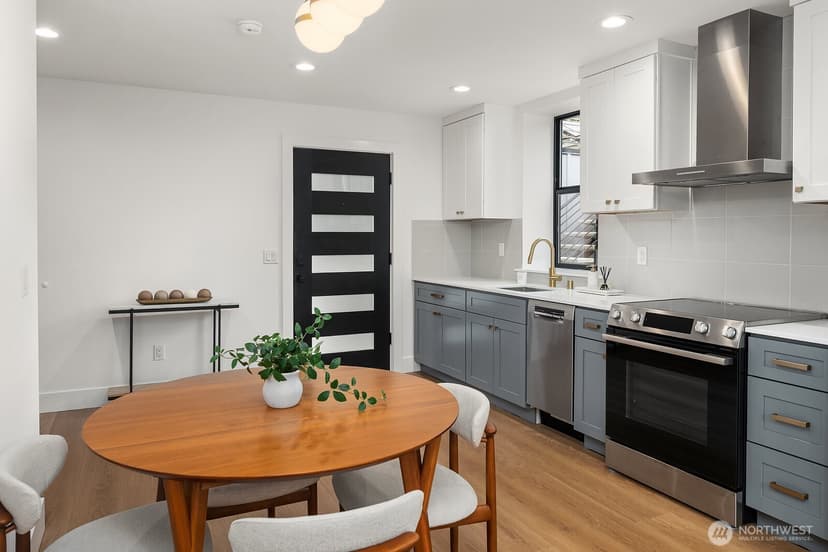 Property photo for 2613 NE 87th Street, Seattle photo 4