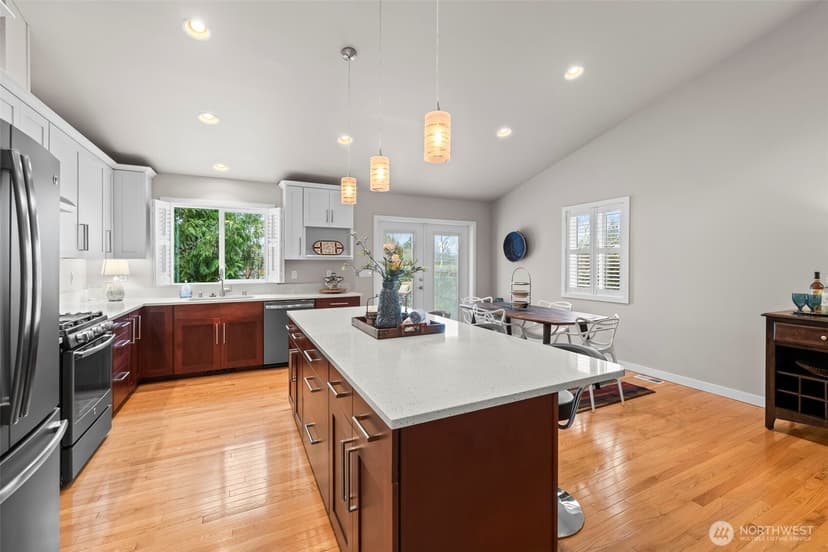 Property photo for 4925 Harbor View Drive NE, Tacoma photo 17